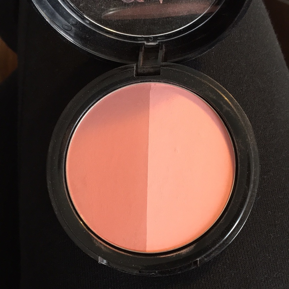 Kat Von D shade and light blush in Piaf and Poe
